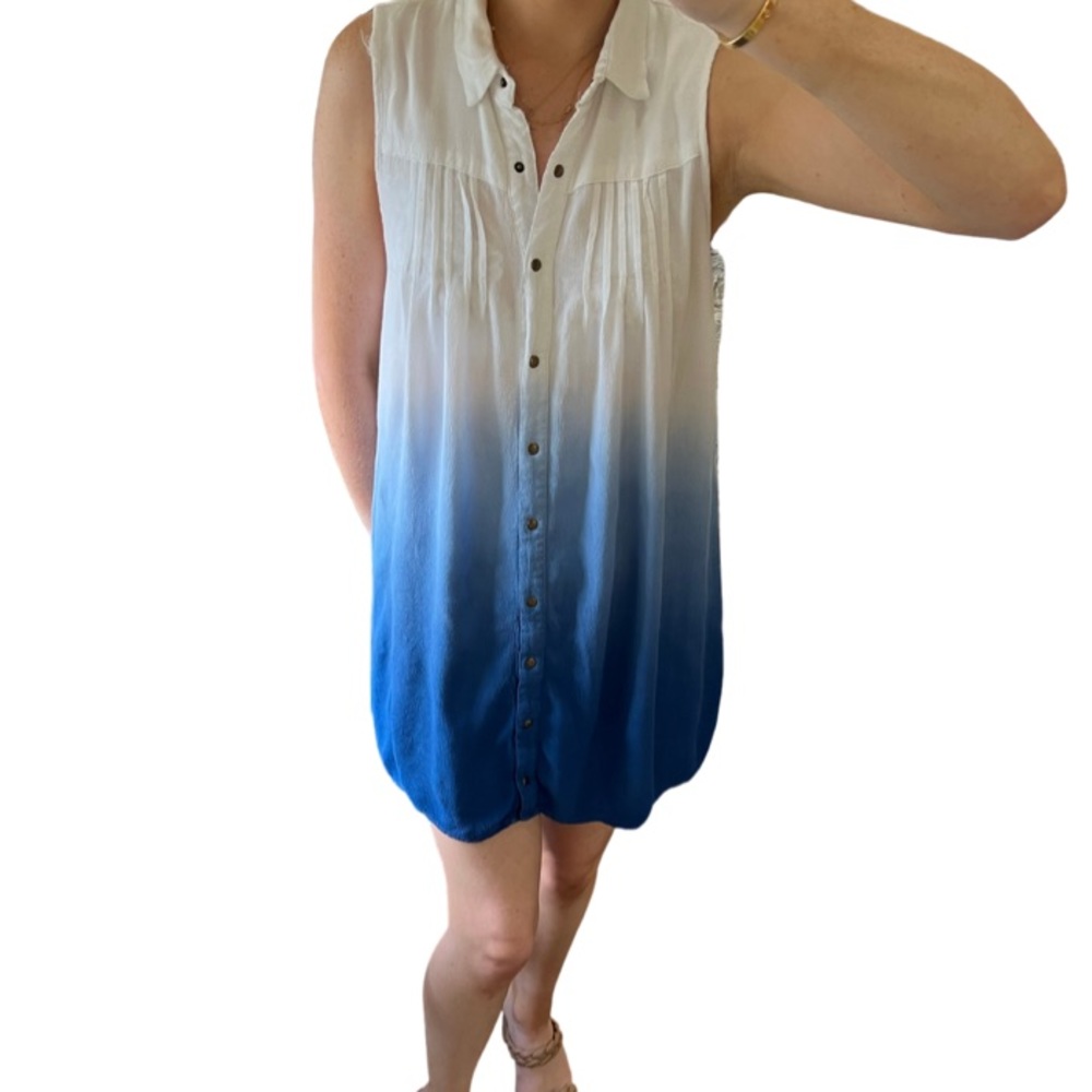 MINKPINK button up, collared, shift dress in a white to blue ombré. Size small.